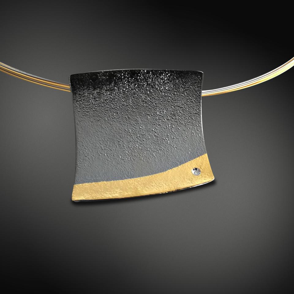 Parallels necklace with pendant 10