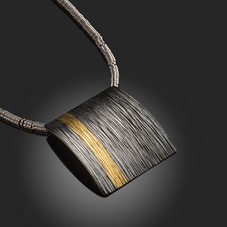 Parallels necklace with pendant 13