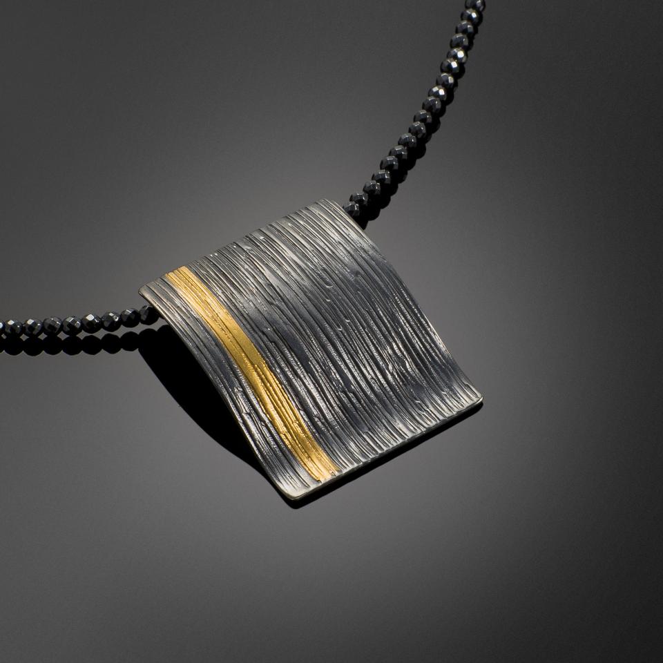 Parallels necklace with pendant 14