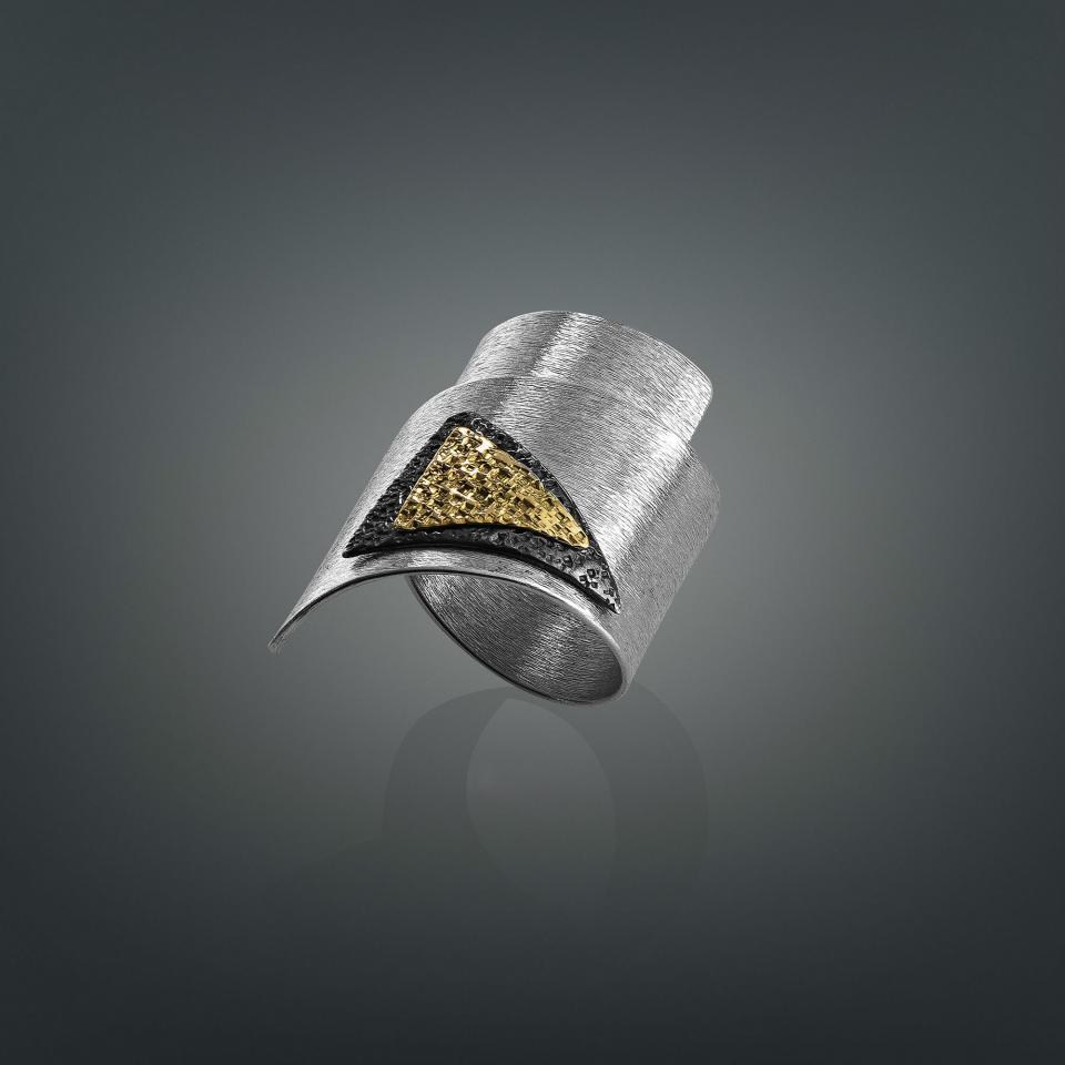 Textures ring 17