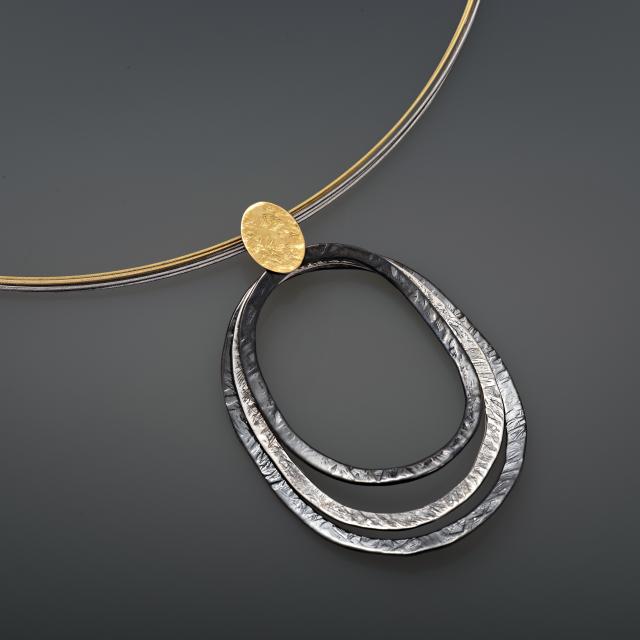 Textures necklace with pendant 36